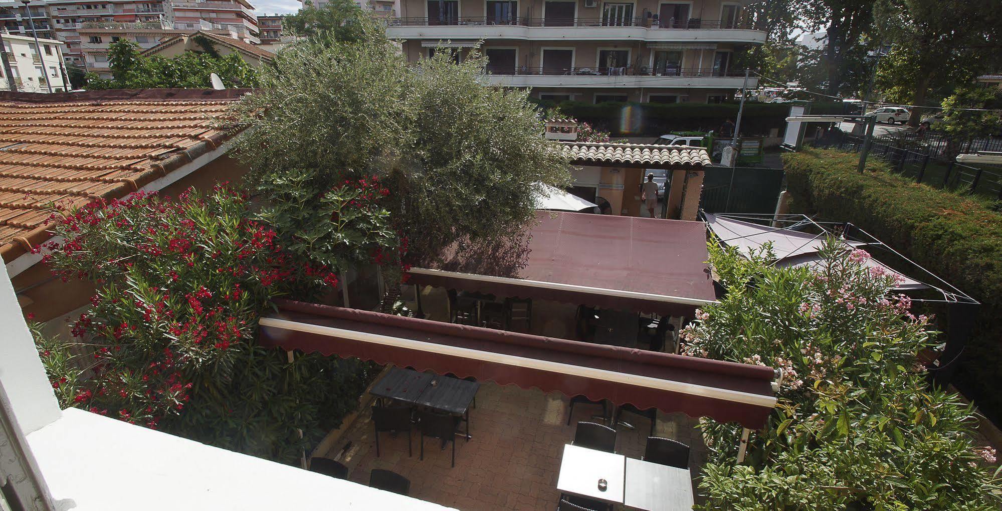 Hotel Le Derby Cagnes-sur-Mer Exterior photo